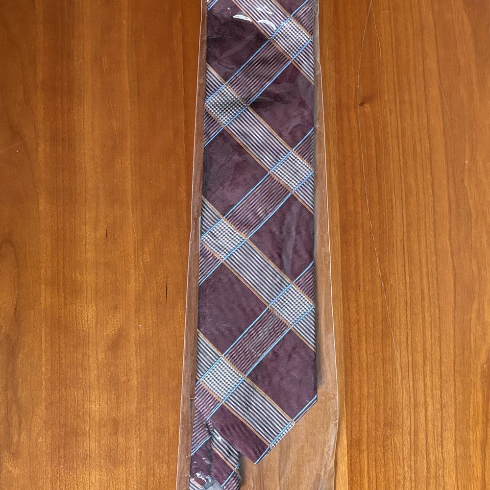 Hickey Freeman Men Tie Hand Made in USA 100% Silk